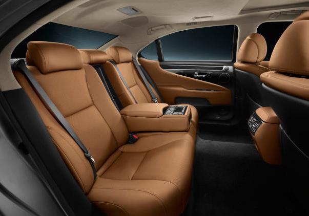 Lexus LS 600h Luxury my 2013 abitacolo