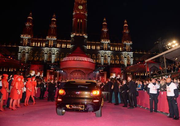 Life Ball 2013 Mini Paceman by Roberto Cavalli posteriore