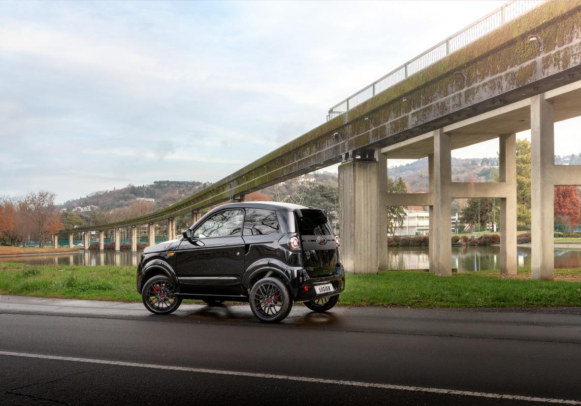 Ligier Myli nera foto
