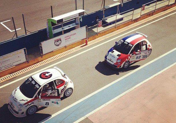 "Make it Your Race" foto ai paddock dall'alto