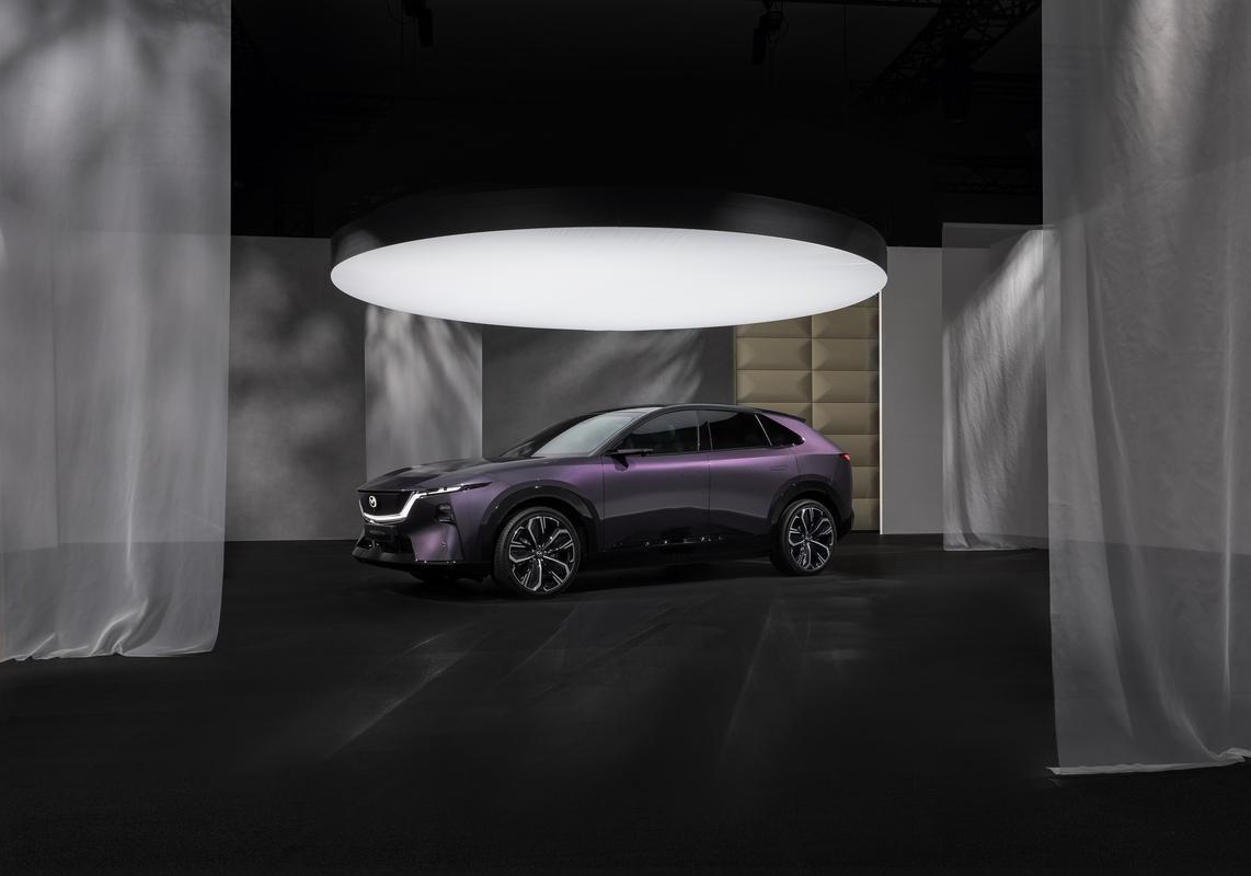 Mazda CX-6e Nightfall Violet 2
