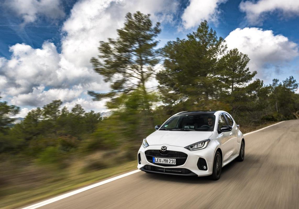 Mazda2 Hybrid 2024 test drive