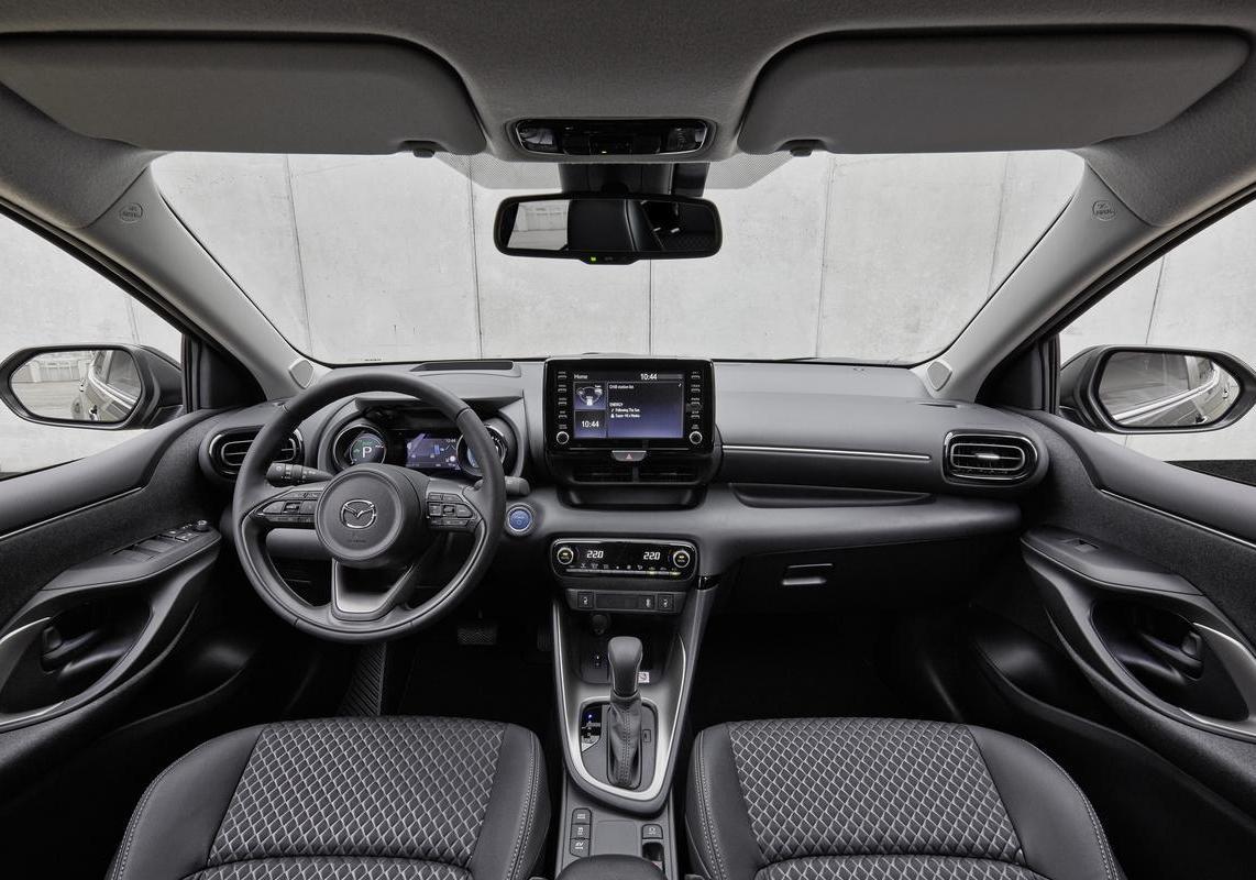 Mazda2 Hybrid interni foto