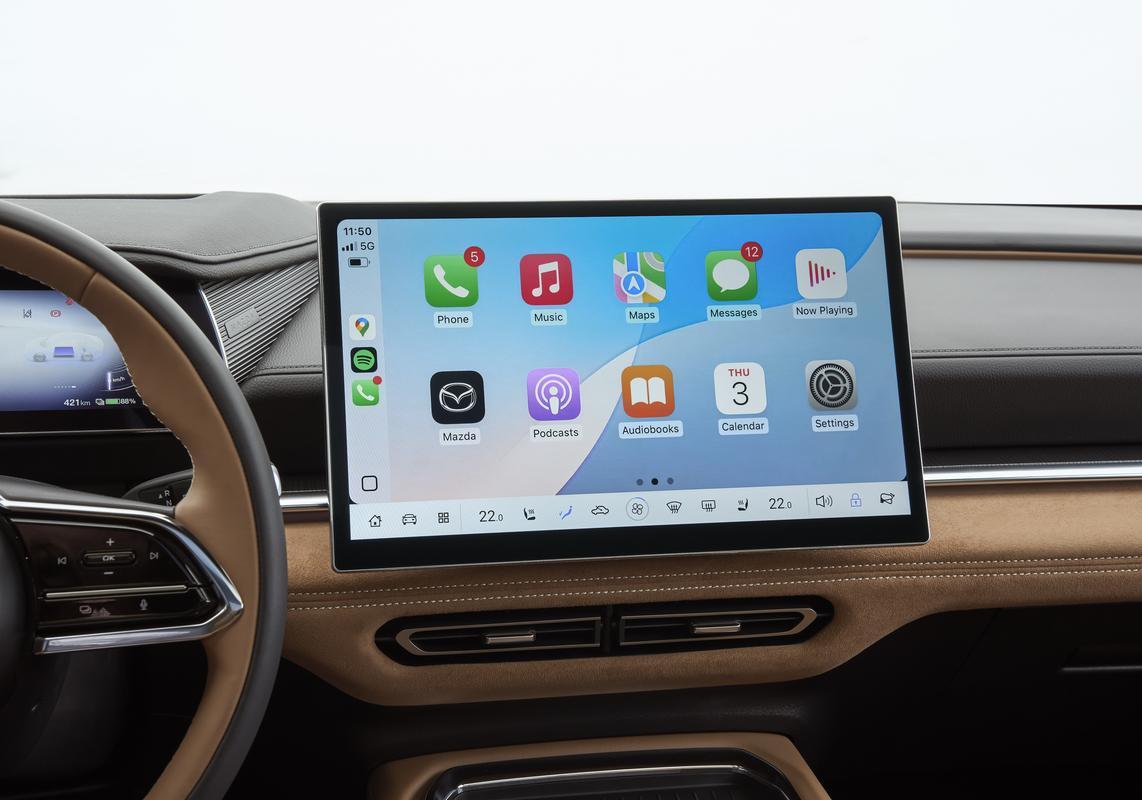 Mazda6e Soul Red Crystal infotainment