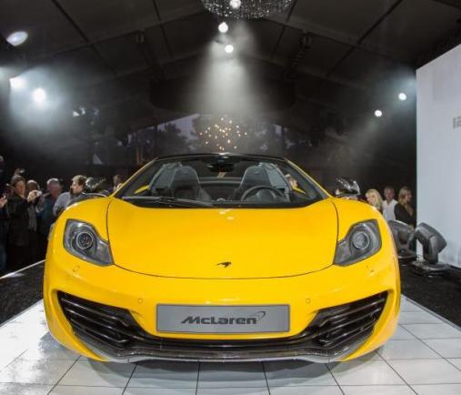 McLaren MP4 12-C Spider a Pebble Beach anteriore