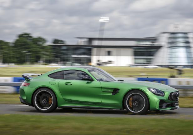 Mercedes AMG GT R profilo laterale