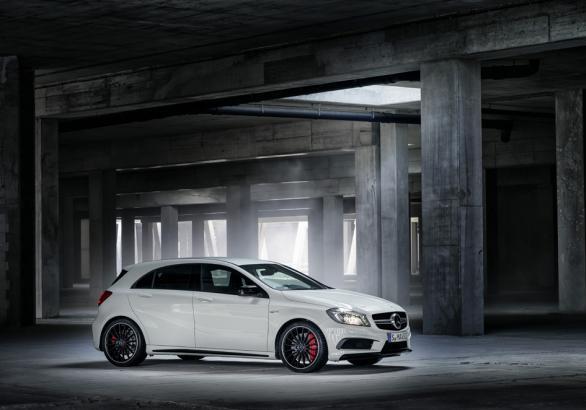 Mercedes Classe A 45 AMG profilo