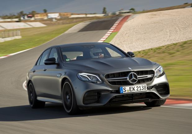 Mercedes Classe E 63 4MATIC in pista