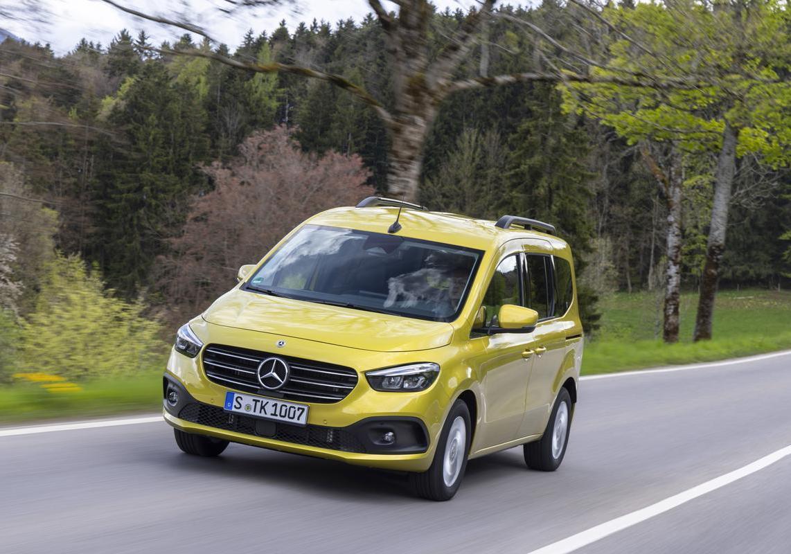 Mercedes Classe T 160d gialla anteriore