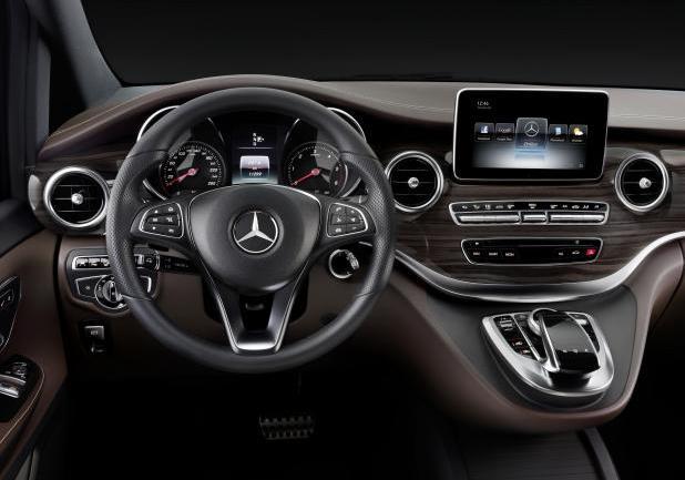 Mercedes Classe V volante e strumentazione