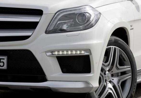 Mercedes GL 63 AMG dettaglio luci diurne a Led