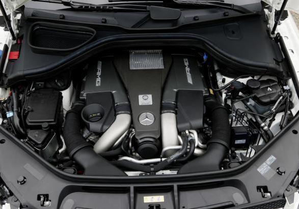 Mercedes GL 63 AMG vano motore