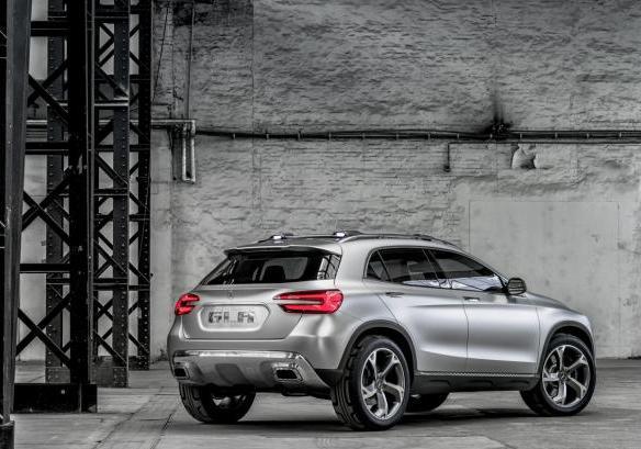 Mercedes GLA Concept tre quarti posteriore