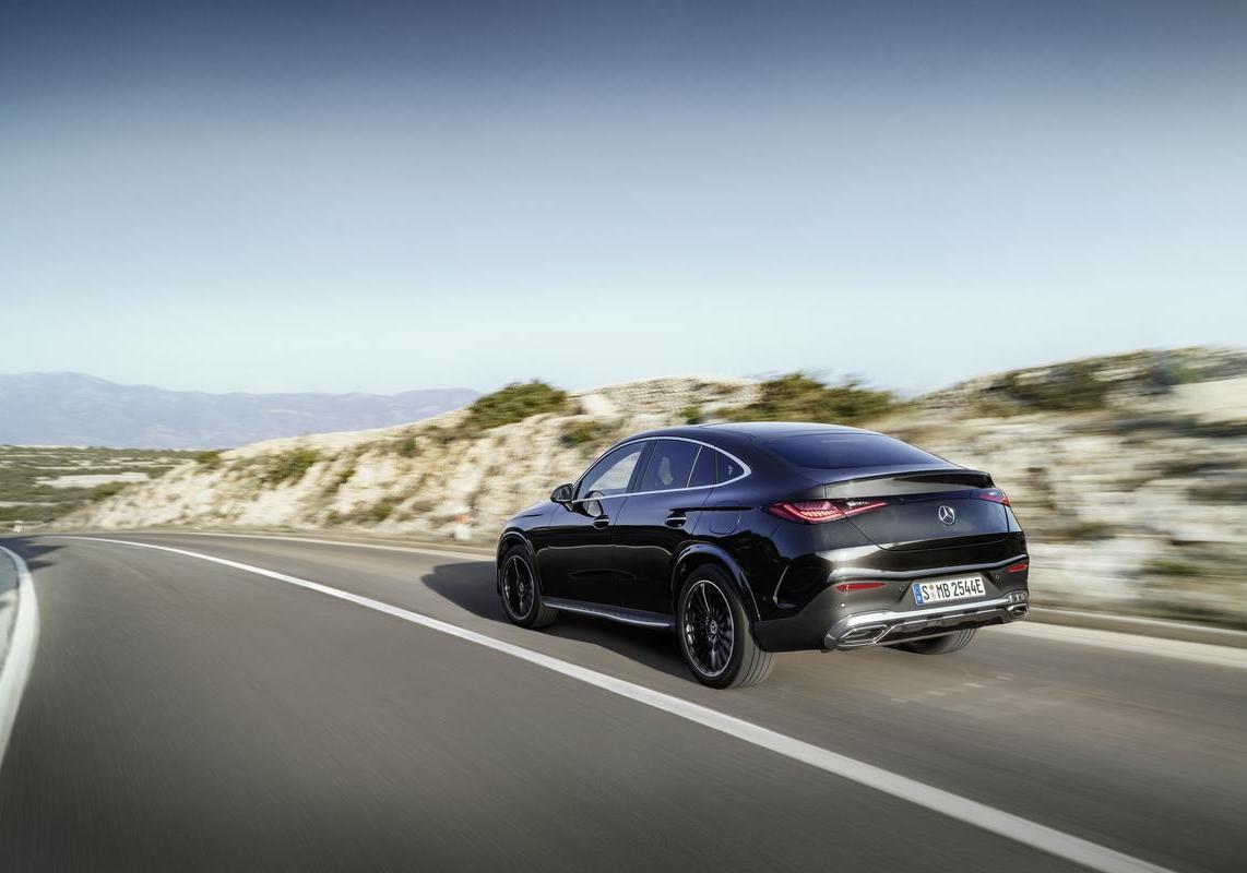 Mercedes GLC 300 de Coupe AMG Premium Plus prova su strada