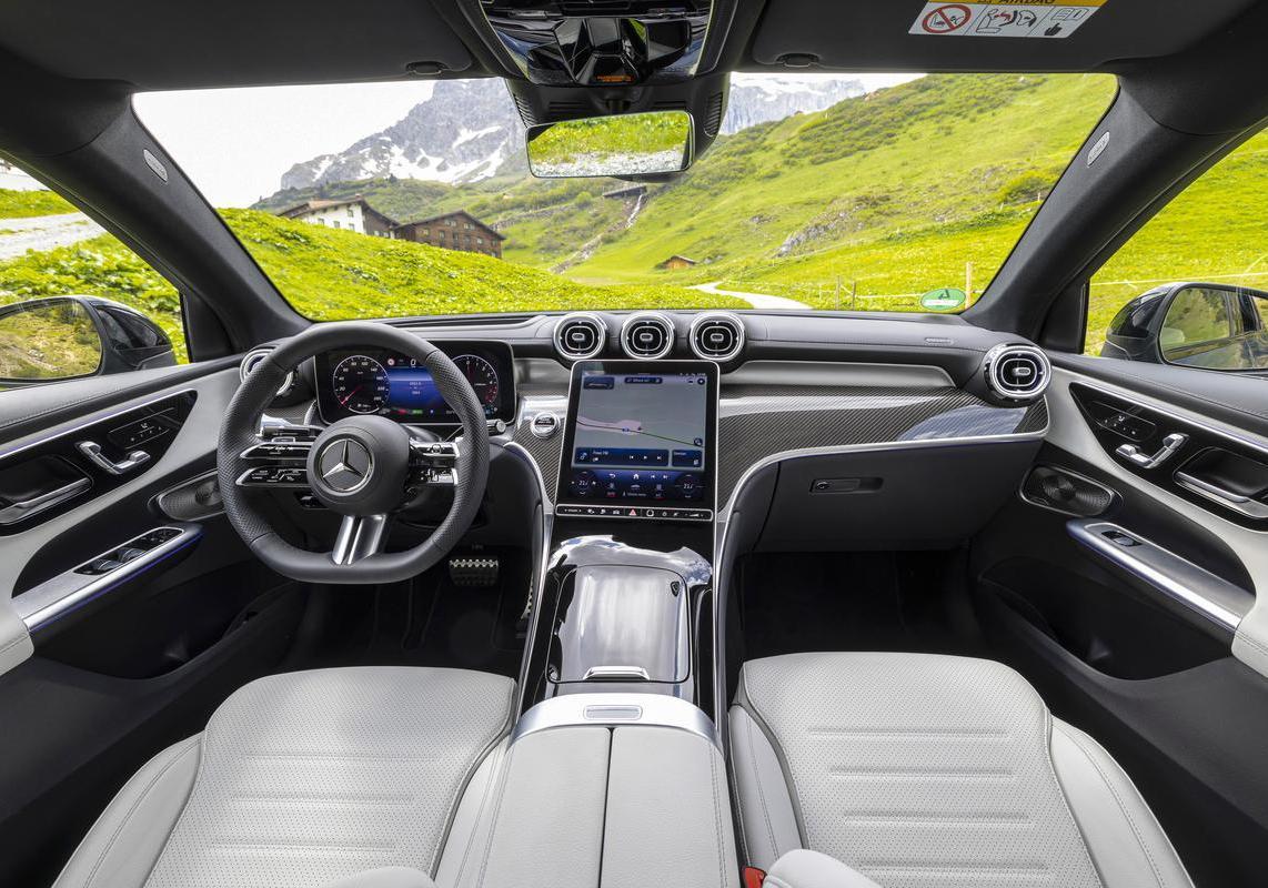 Mercedes GLC Coupe 300 de 2023 foto interni