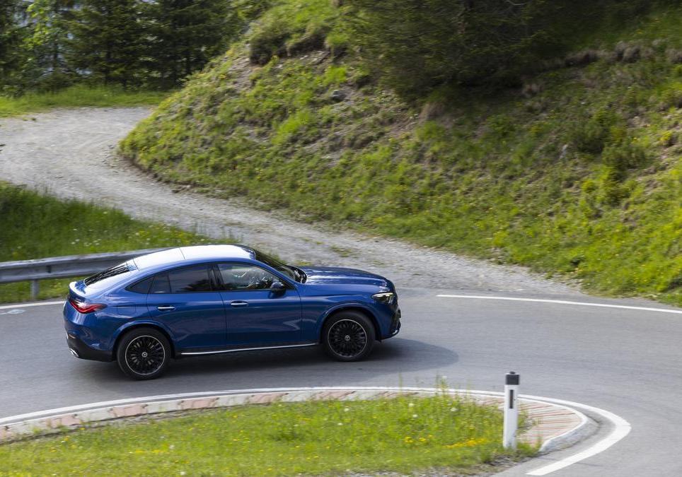 Mercedes GLC Coupe 300 de 2023 profilo