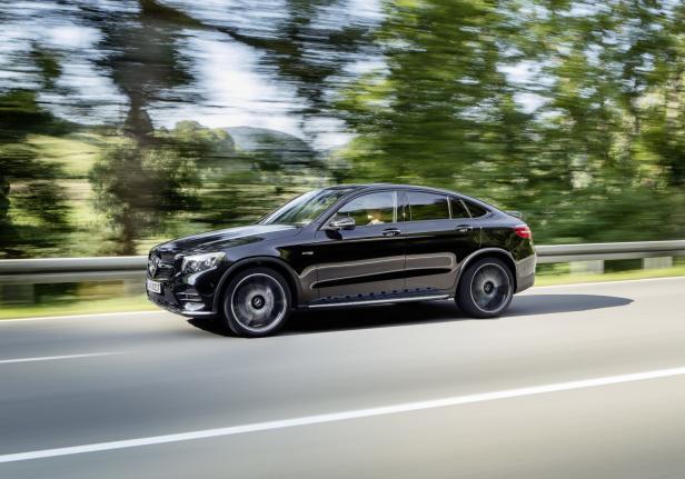 Mercedes GLC nera profilo