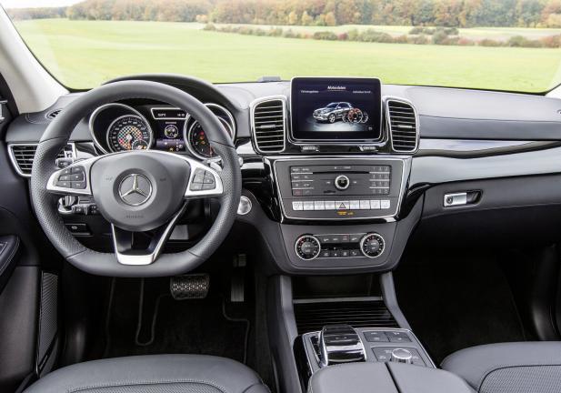 Mercedes GLE 450 AMG interni