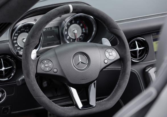 Mercedes SLS AMG GT Final Edition dettaglio volante
