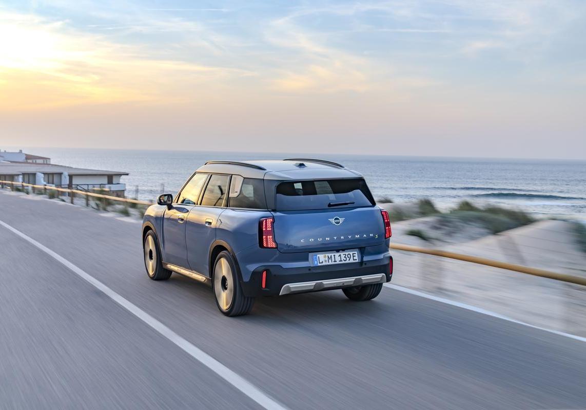 Mini anteprime svelate a Parigi