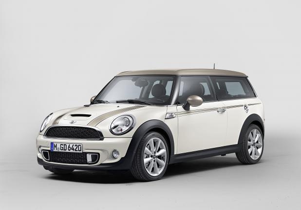 Mini Clubman Hyde Park vista tre quarti anteriore