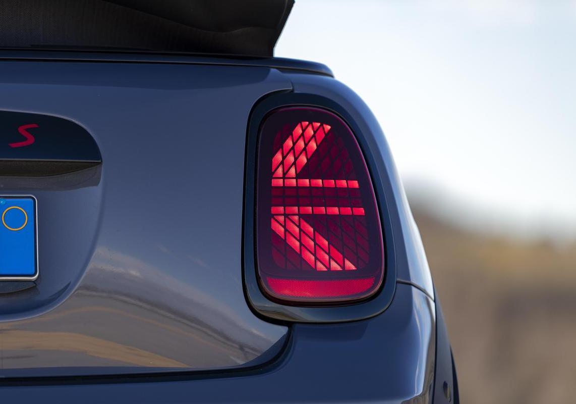 Mini Cooper Cabrio S 2025 fari posteriori