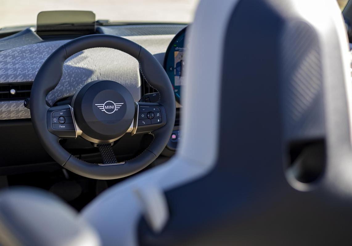 Mini Cooper Cabrio S 2025 interni