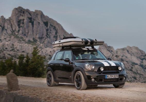 Mini Countryman ALL4 Camp con tenda chiusa