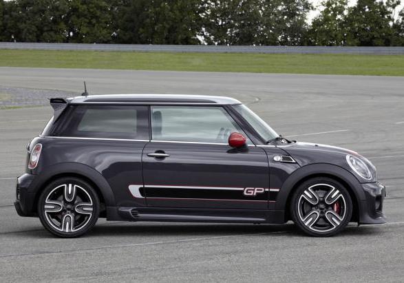 Mini JCW GP profilo lato destro