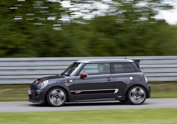 Mini JCW GP profilo lato sinistro