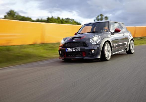 Mini JCW GP tre quarti anteriore lato sinistro