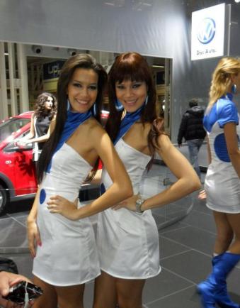 motor show 2011 standiste sexy