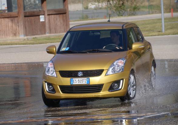 MotorOasi Suzuki Swift in sottosterzo