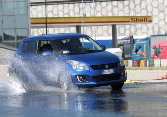 MotorOasi Suzuki Swift in sovrasterzo