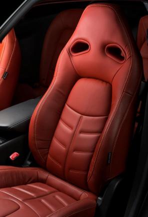 Nissan GT-R my 2013 dettaglio sedili sportivi