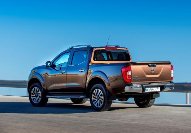 Nissan Navara tre quarti posteriore