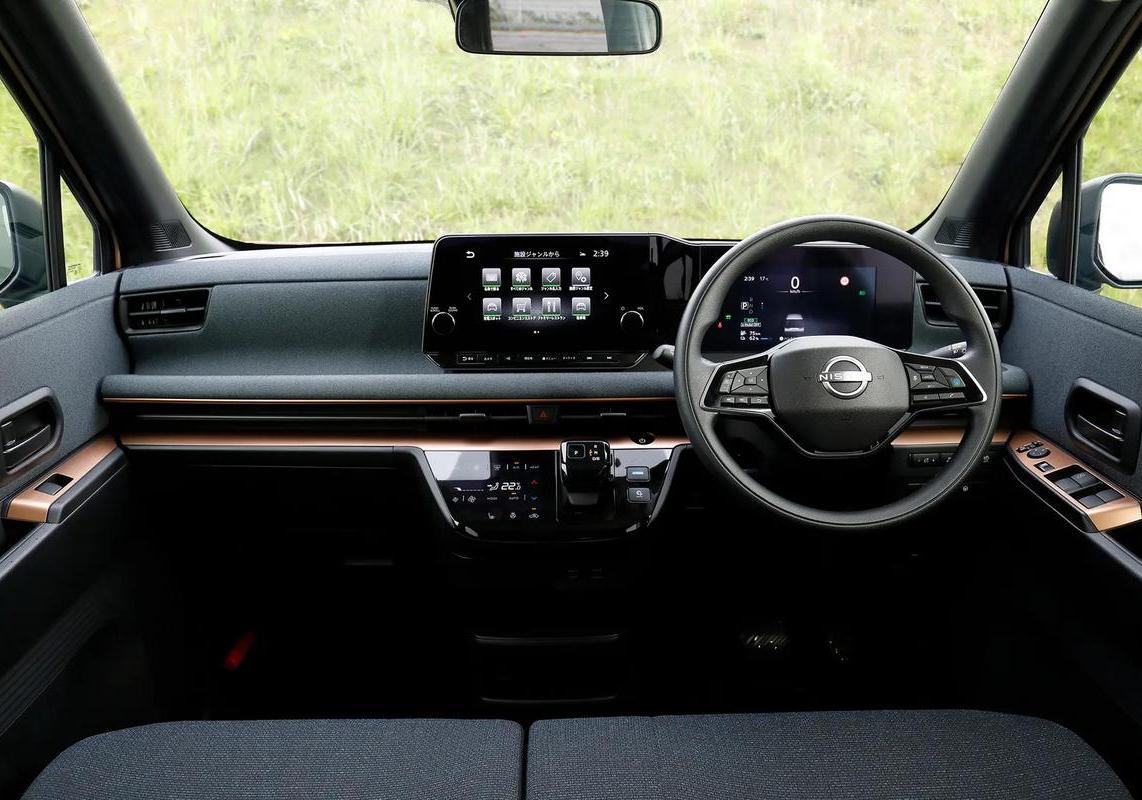 Nissan Sakura - interni