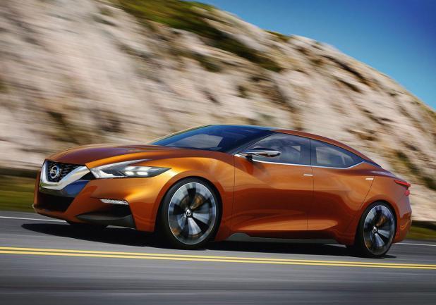 Nissan Sport Sedan Concept tre quarti anteriore