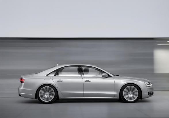 Nuova Audi A8 2014 profilo lato destro