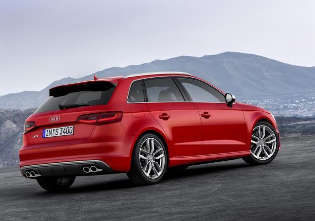 Nuova Audi S3 Sportback tre quarti posteriore lato destro