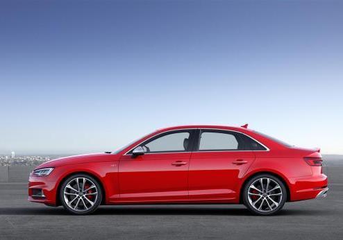 Nuova Audi S4 profilo