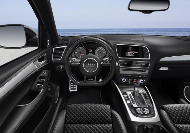 Nuova Audi SQ5 Plus interni
