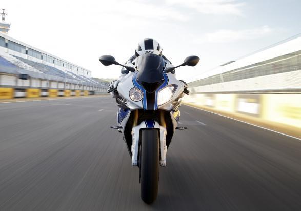 Nuova BMW HP4 anteriore