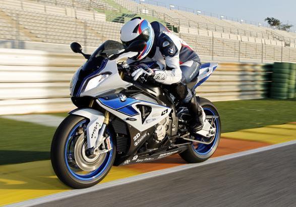 Nuova BMW HP4 profilo lato sinistro