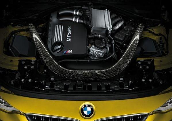 Nuova BMW M4 Coupé motore