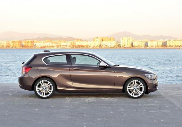 Nuova BMW Serie 1 3 porte 2012 125d laterale profilo destro