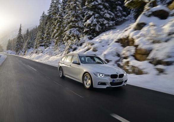 Nuova BMW Serie 3 xDrive Touring tre quarti anteriore lato destro