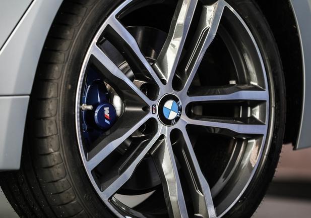 Nuova BMW Serie 4 ICONIC EDITION 4 ruote