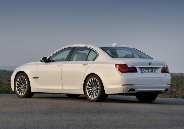 Nuova BMW Serie 7 restyling 2012 tre quarti posteriore sinistro