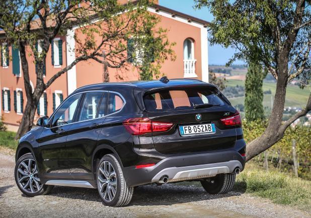 Nuova BMW X1 tre quarti posteriore